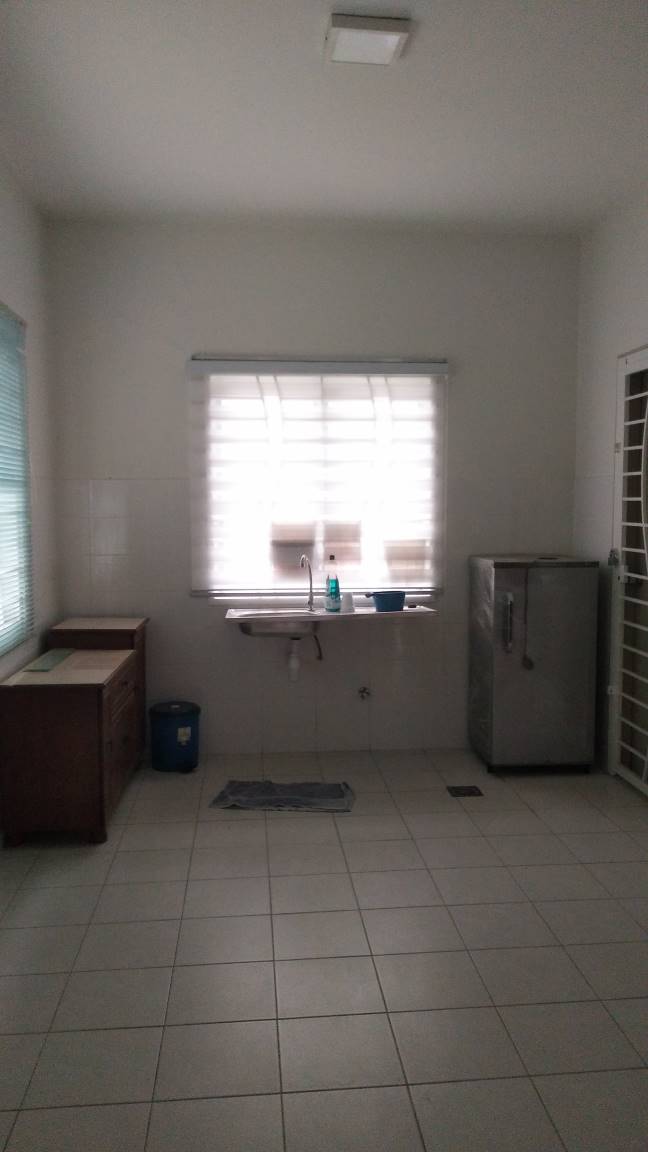 LIKE NEW CORNER LOT DOUBLE STOREY - photo 3