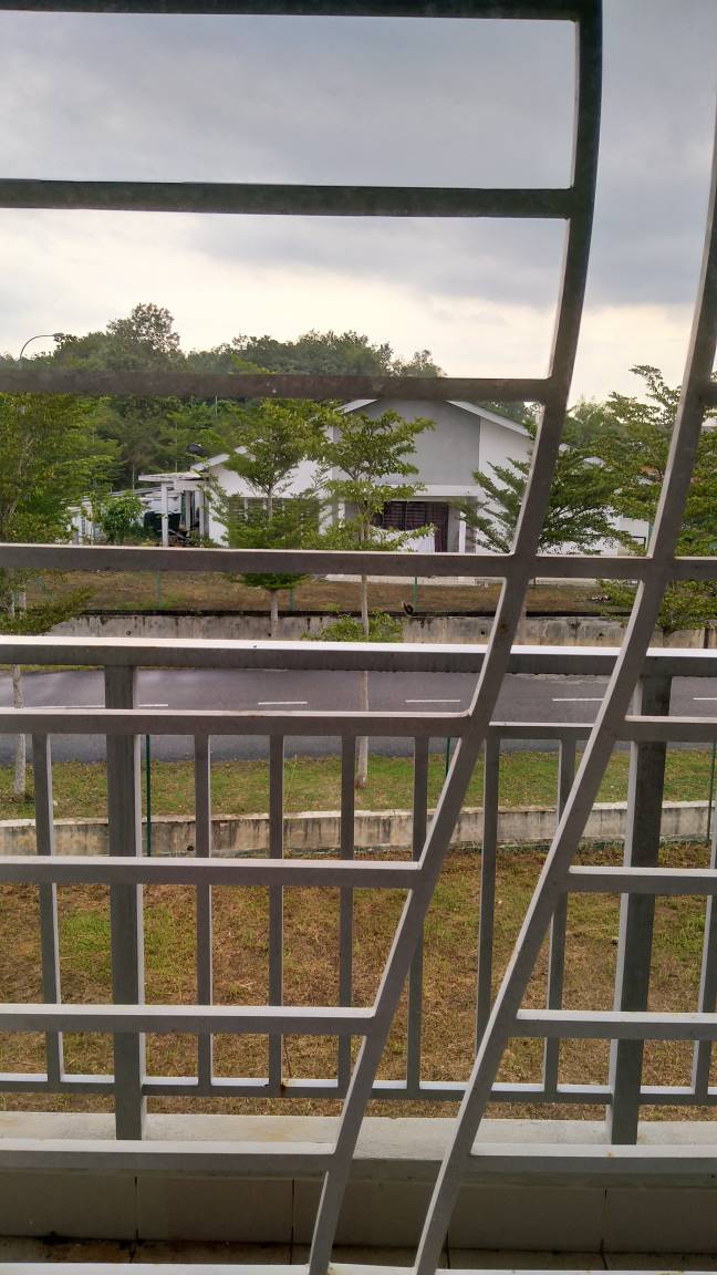 LIKE NEW CORNER LOT DOUBLE STOREY - photo 10