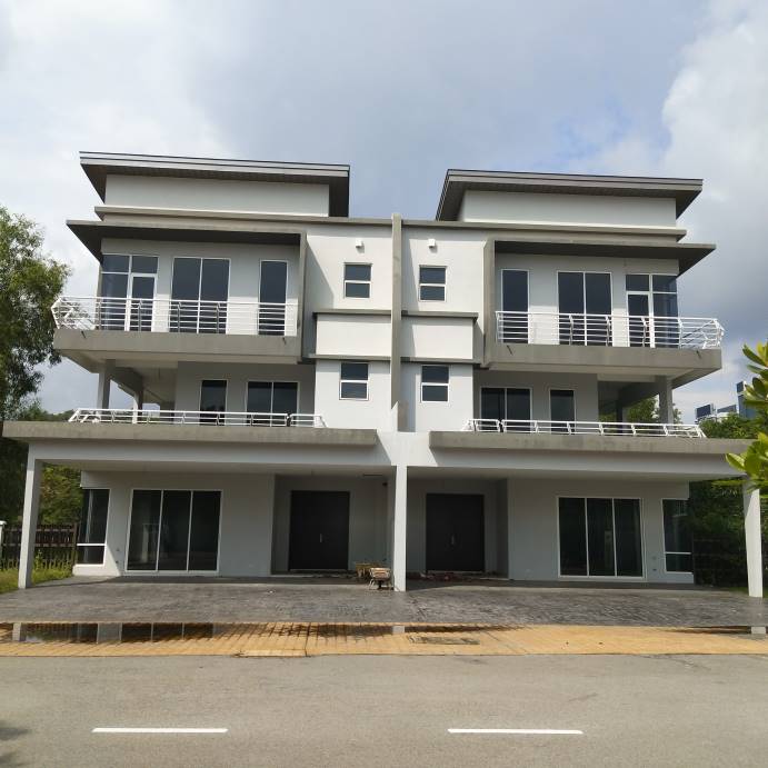 SEMI D CYBERJAYA  MY DIVA HOMES Perdana Lakeview
