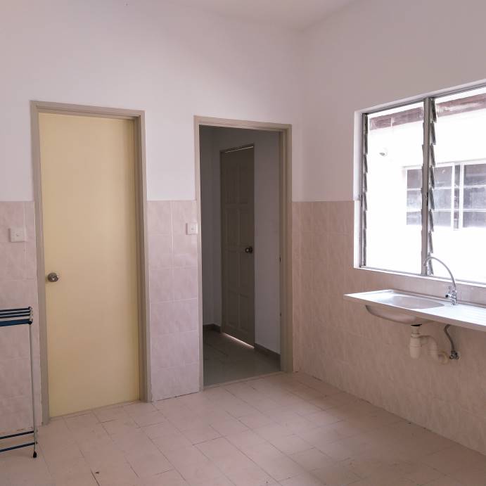NICE RENOVATED BUNDAR SUNWAY SEMENYIH NEAR KAJANG - photo 3