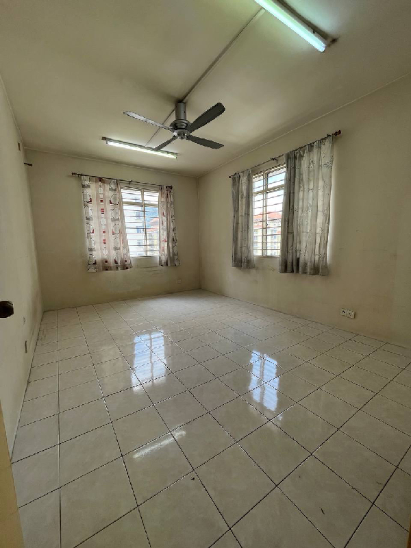 Freehold Non Bumi Large Sqft Setapak PV5 Condo - photo 11