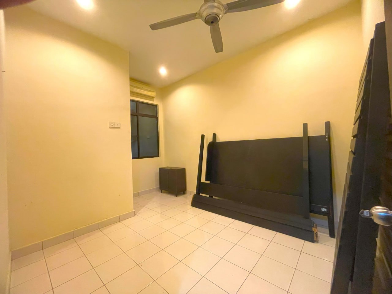 GATED GUARDED 3 Sty Tmn Bullion Mewah Jln Sentul - photo 2