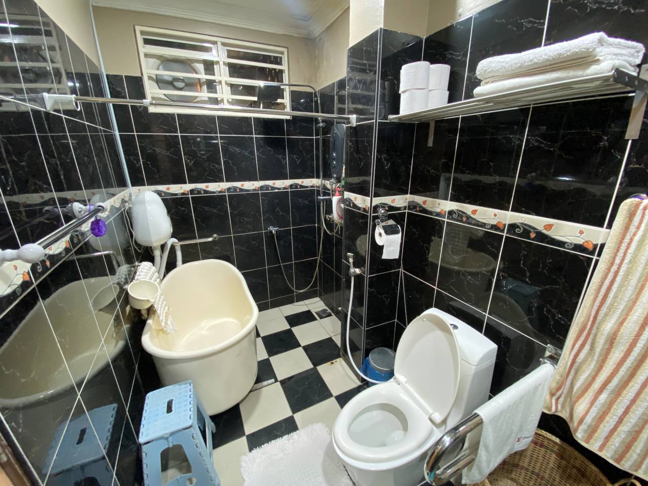CORNER LOT 2 Sty Terrace Tmn Melawati SEL - photo 13