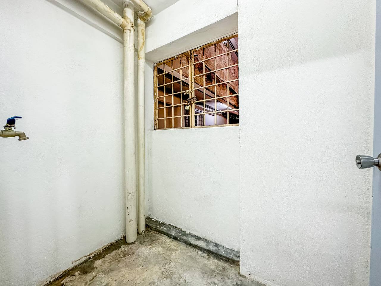 MIDDLE FLOOR Aprtmnt Indah Mas Cheras KL - photo 8