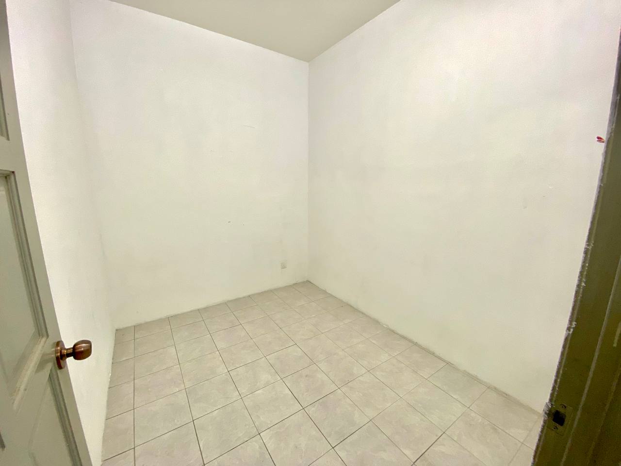 CORNER LOT 2 Storey Jalan Tanjung Rhu Shah Alam - photo 2