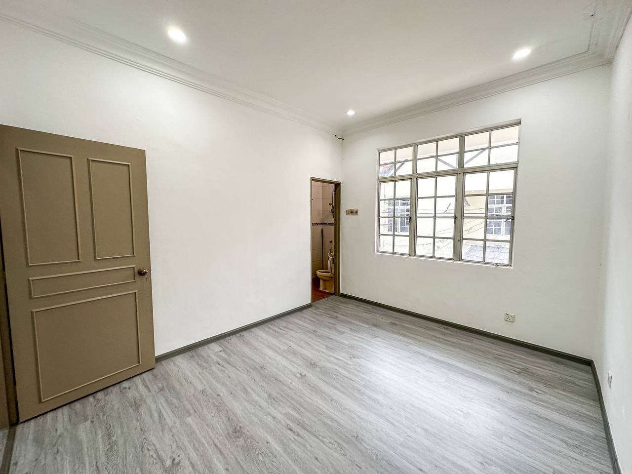 FREEHOLD 2 Storey Taman Mulia Indah KL - photo 10