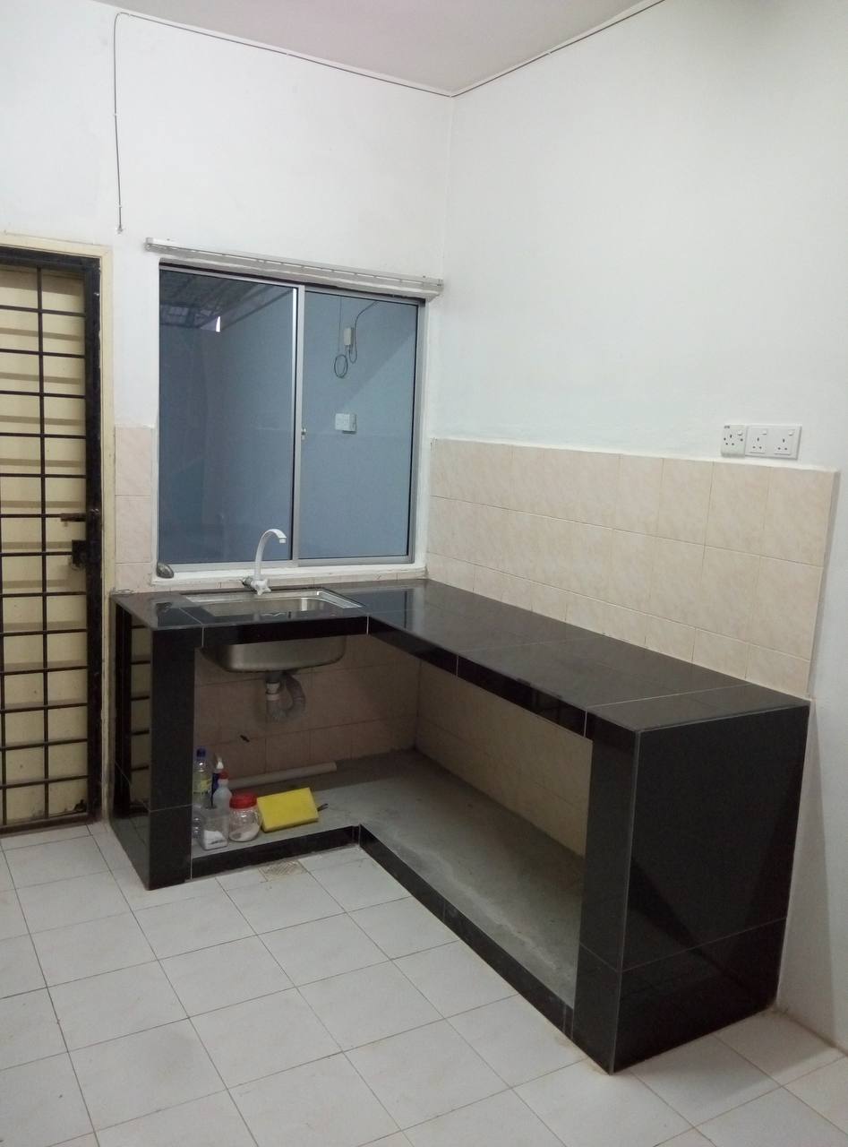 2 Sty Terrace Taman Pinggiran Putra Seri Kembangan - photo 4