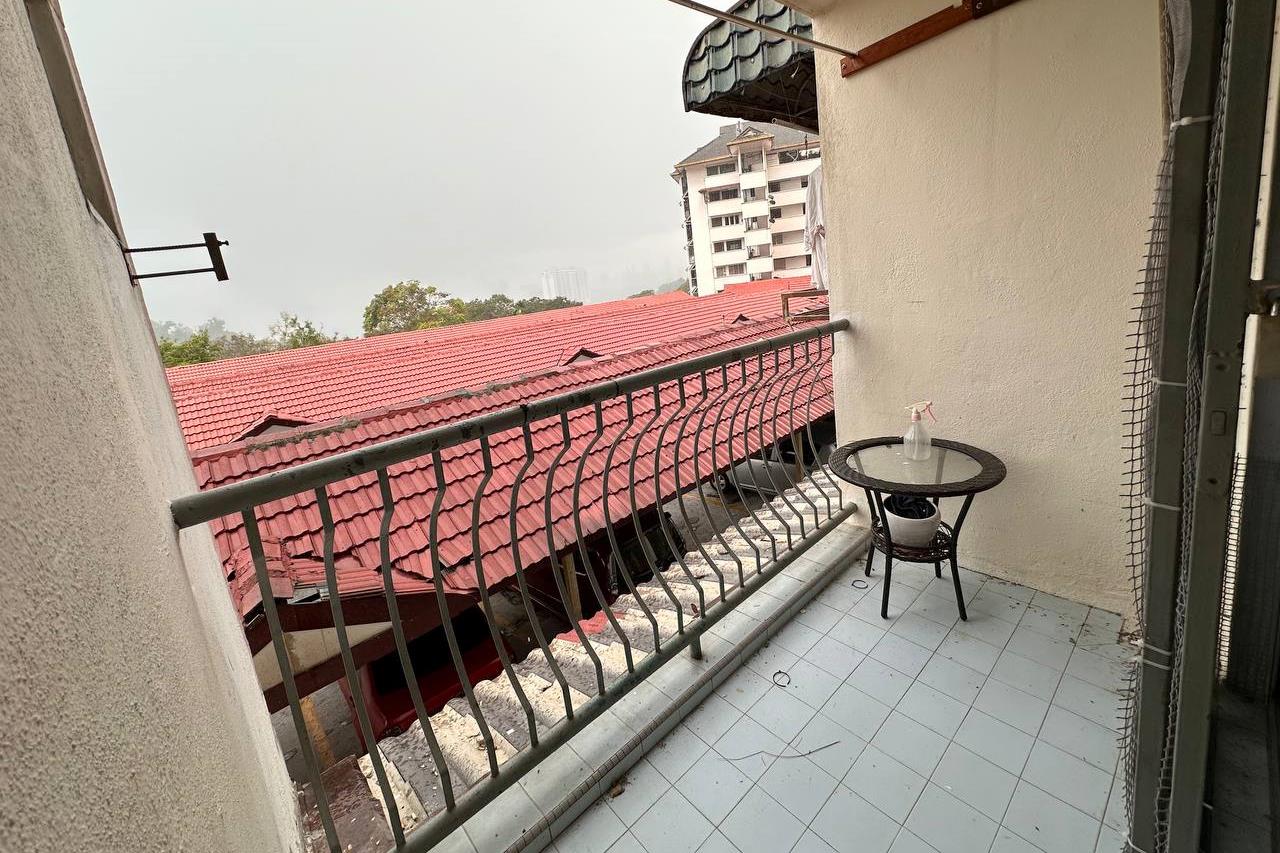 LOW FLOOR Desa View Towers Condo Taman Melawati KL - photo 3