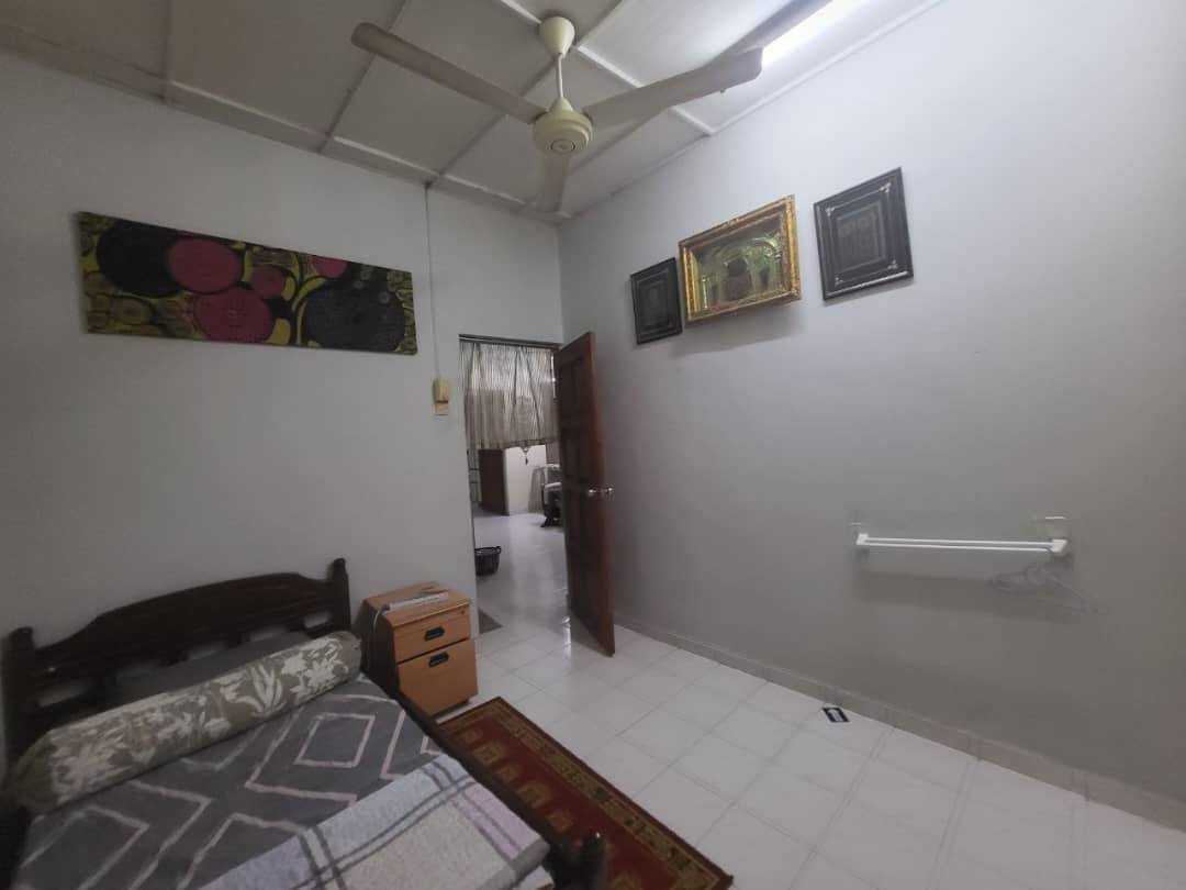FACING OPEN 2 Sty Terrace Taman Mulia Cheras KL - photo 3