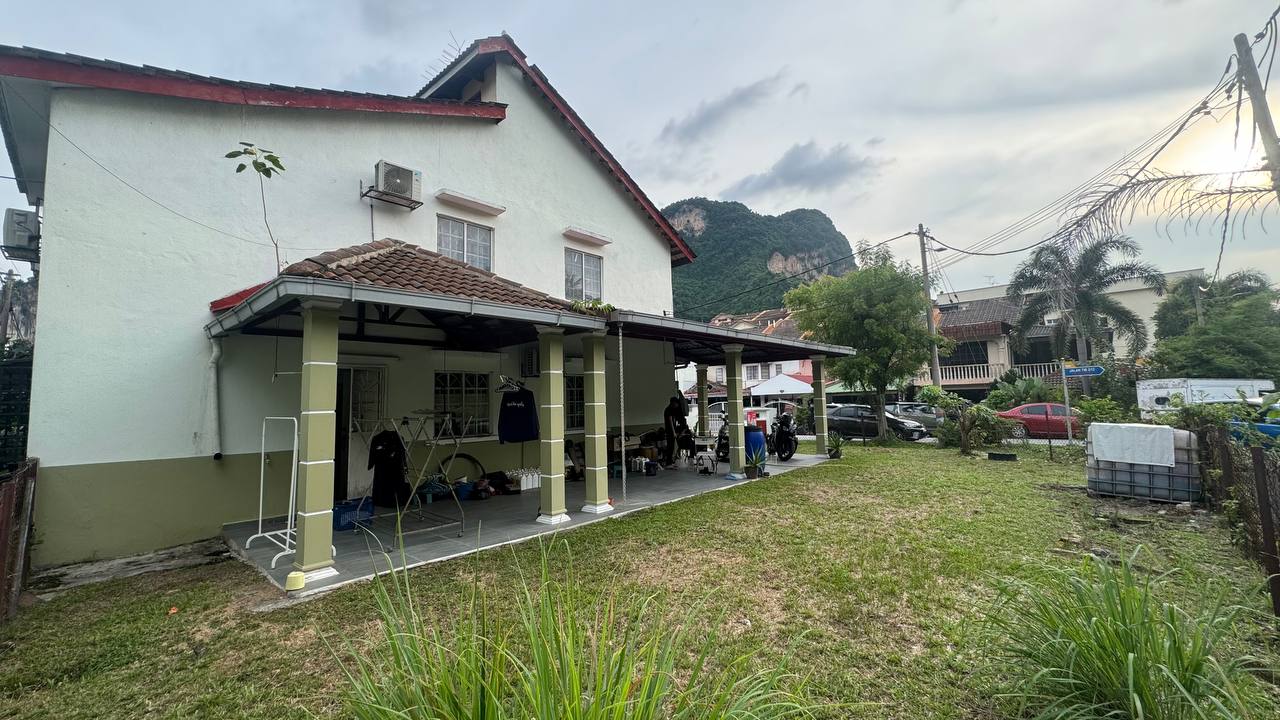 CORNER LOT Freehold 2 Storey Bolton Gombak - photo 3