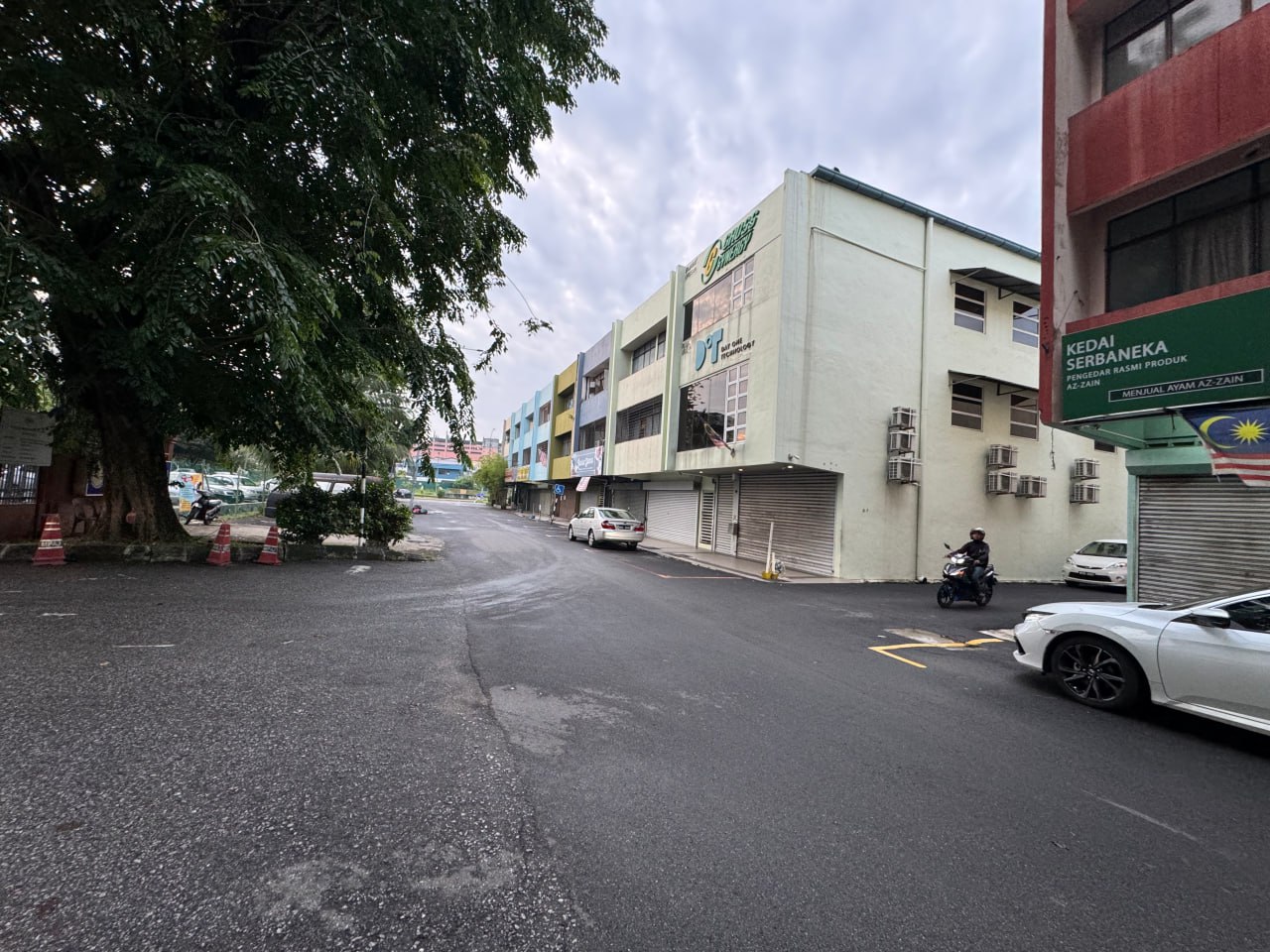 SHOPLOT 3 Sty Taman Nirwana Ampang KL - photo 4