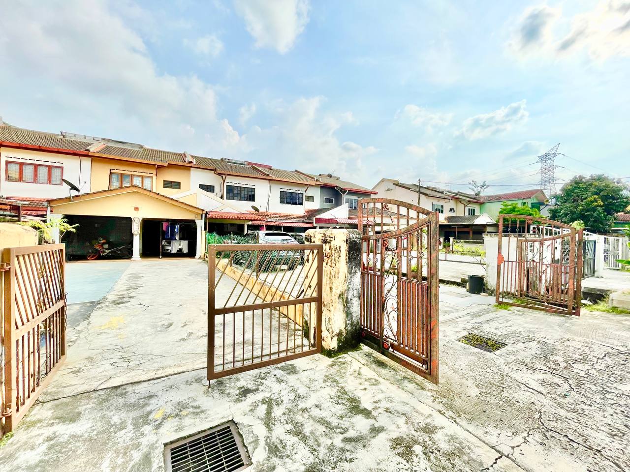 HUGE CARPORCH 2 Sty Teres Taman Selaseh Fasa 2 - photo 3
