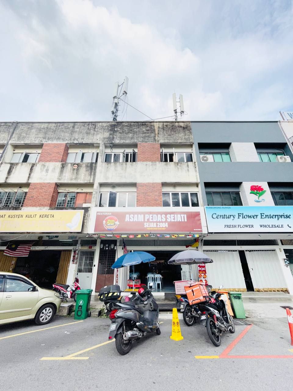 SHOP OFFICE 3 Storey Jalan Cempaka 16 Ampang KL - photo 2