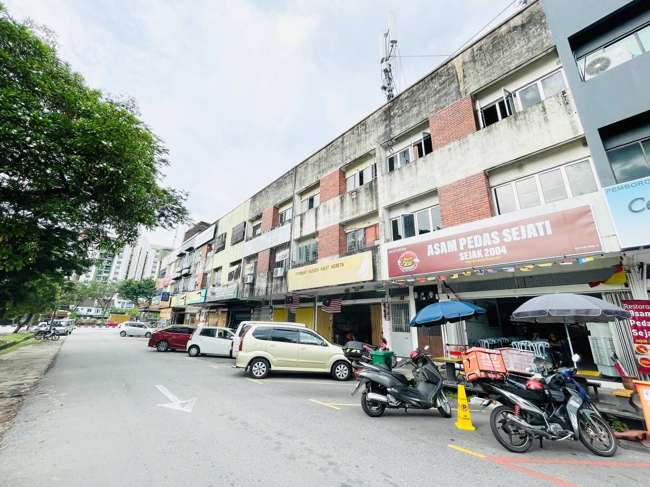 SHOP OFFICE 3 Storey Jalan Cempaka 16 Ampang KL - photo 4