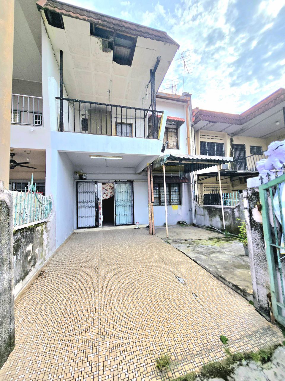 FACING OPEN 2 Storey Teres Taman Putra Ampang Slgr - photo 3