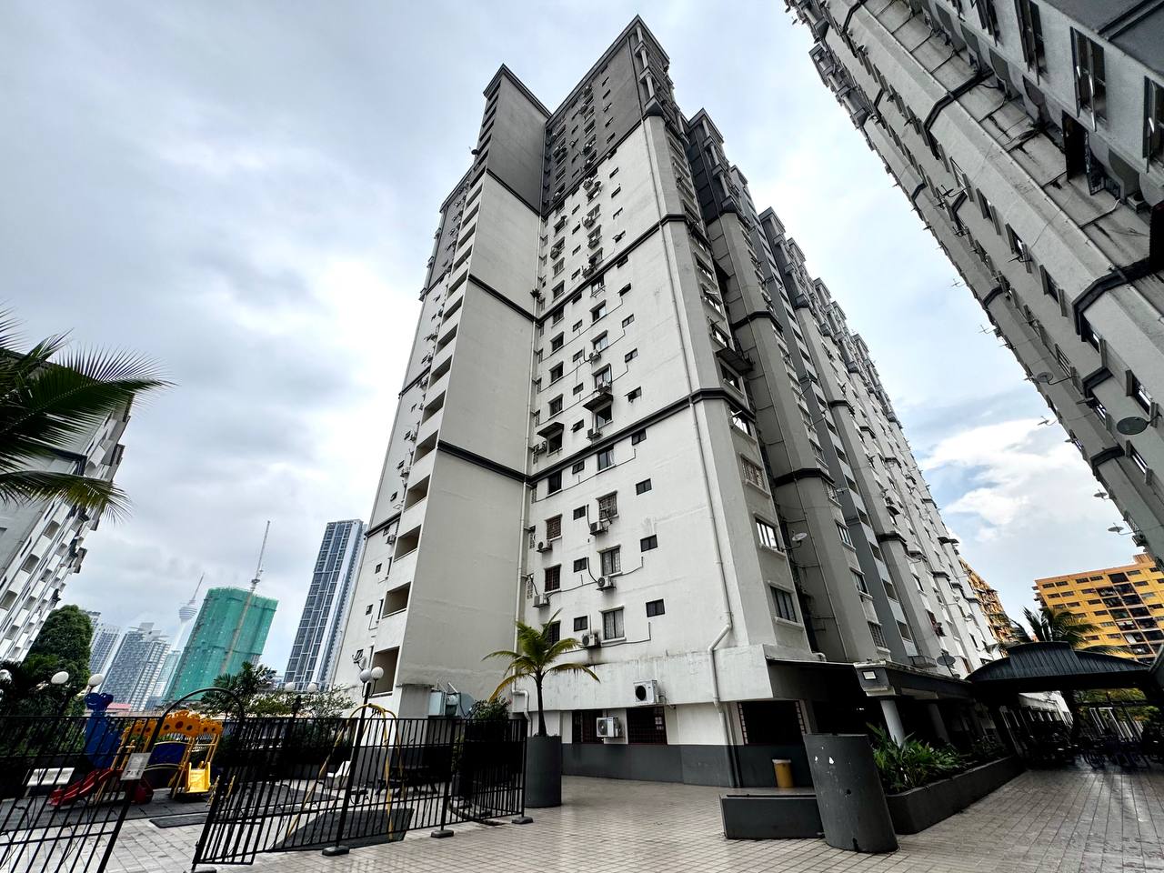 FREEHOLD Kenanga Point Condominium Pudu KL - photo 2