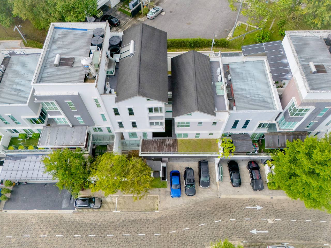 Freehold 4 Storey Courtyard Villa Taman Melawati - photo 2