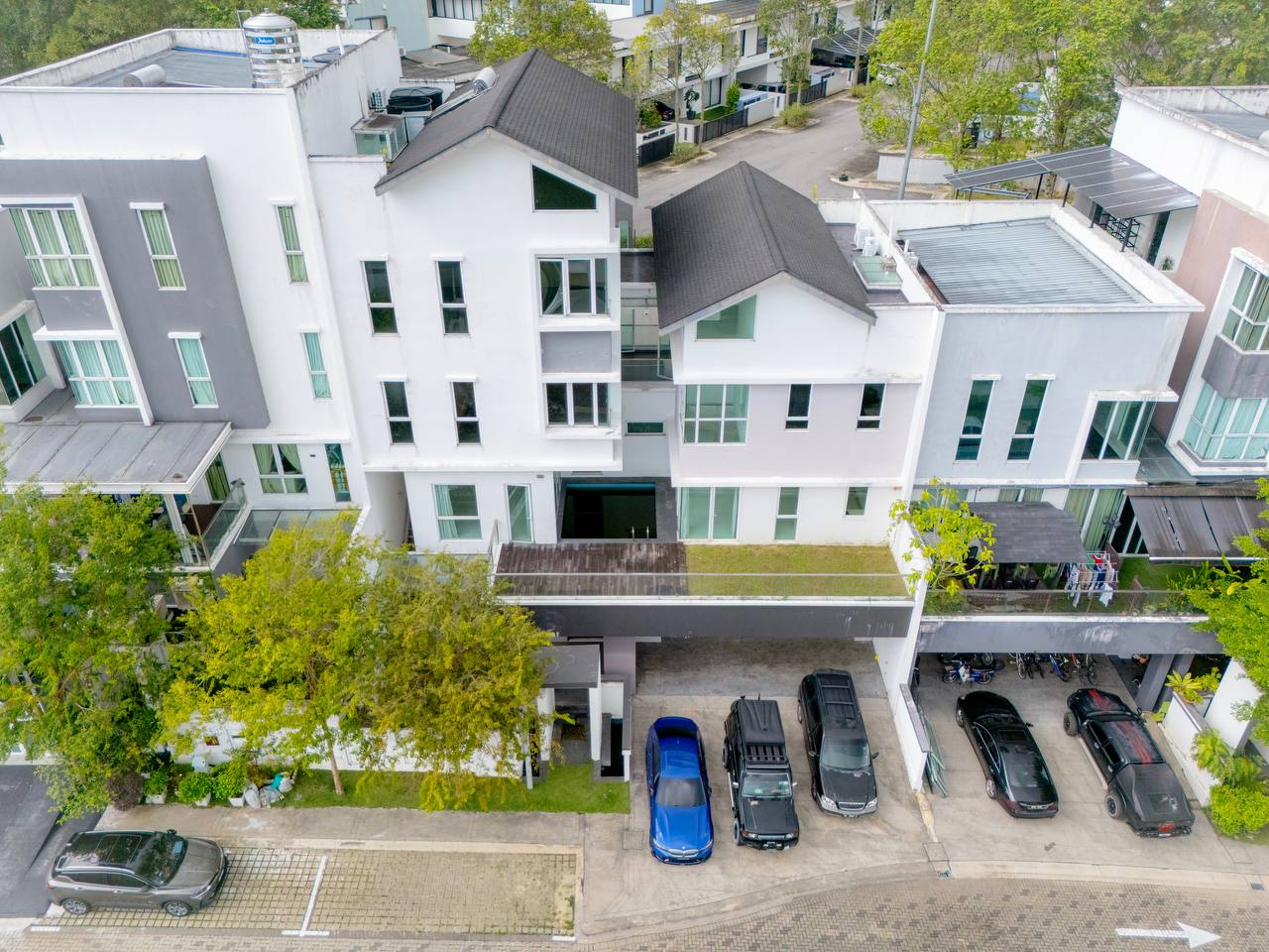 Freehold 4 Storey Courtyard Villa Taman Melawati - photo 3