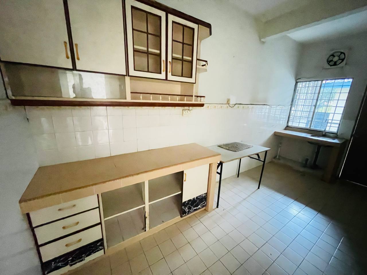 Facing Open 2 Storey Teres Taman Kelana Indah PJ - photo 8