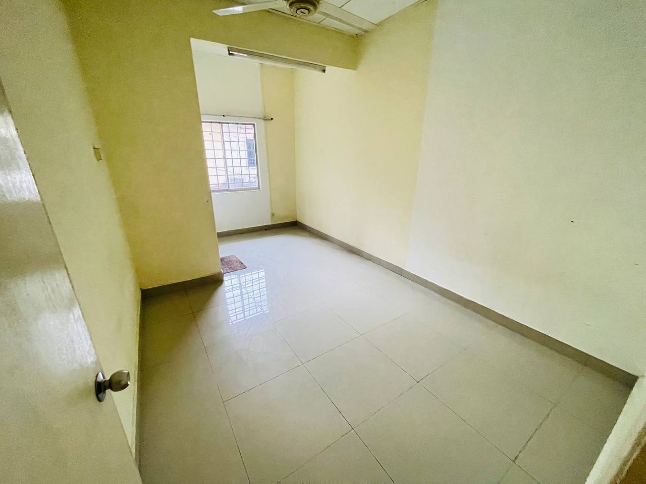 Facing Open 2 Storey Teres Taman Kelana Indah PJ - photo 13
