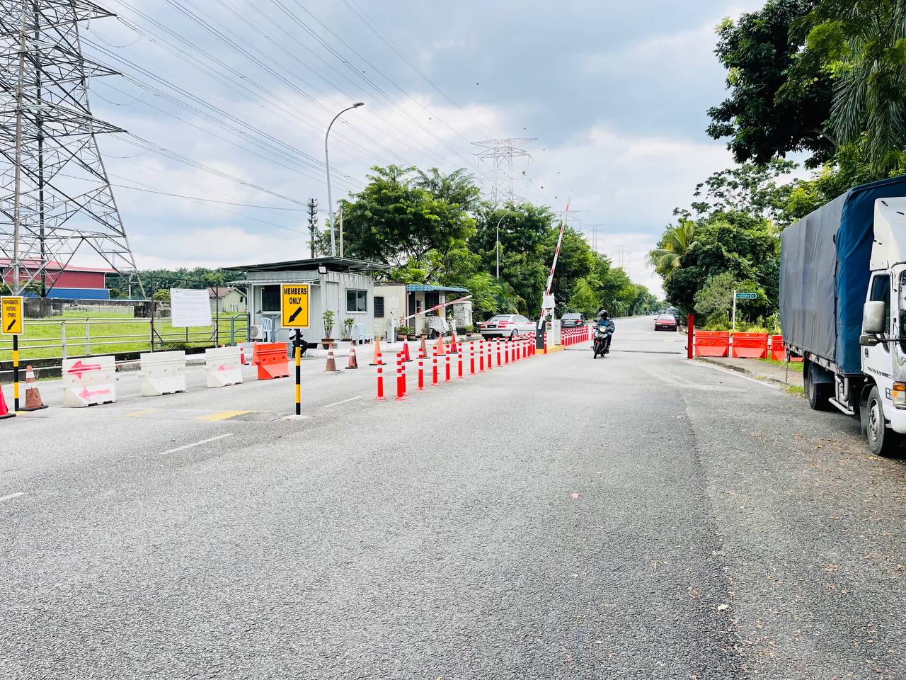 Freehold 2 Storey Teres Desa Latania Seksyen 36 SA - photo 7