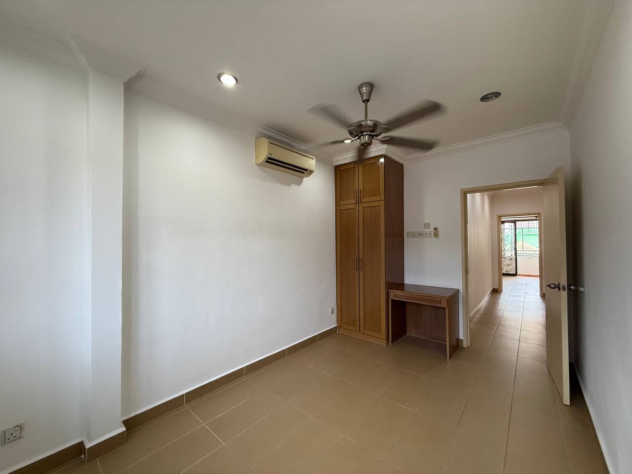 Freehold 2 And Half Storey Teres Taman Setiawangsa - photo 4