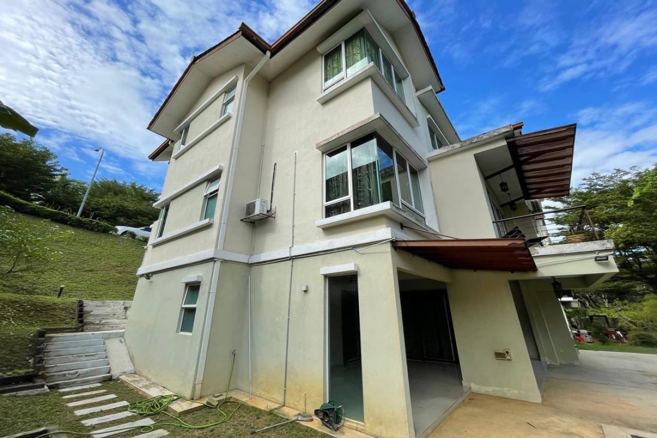 Facing Park Bungalow Teratai Kayangan Height - photo 2
