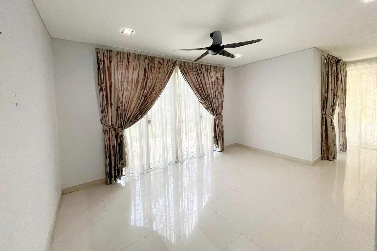 Facing Park Bungalow Teratai Kayangan Height - photo 12