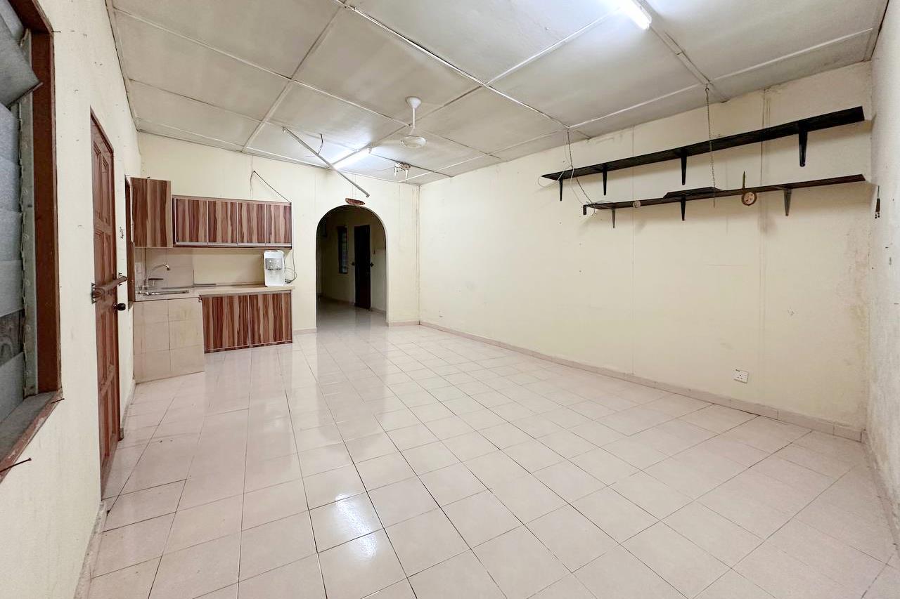 End Lot 2 Storey Jalan Cecawi Seksyen 6 Damansara - photo 12