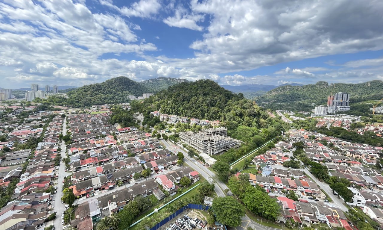 Corner Unit Serini Melawati Service Residence - photo 4