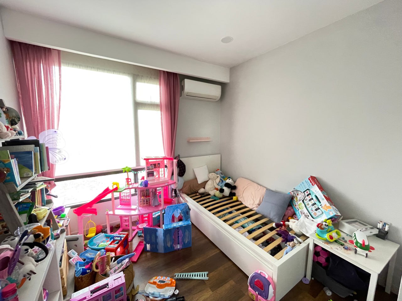 Corner Unit Serini Melawati Service Residence - photo 10