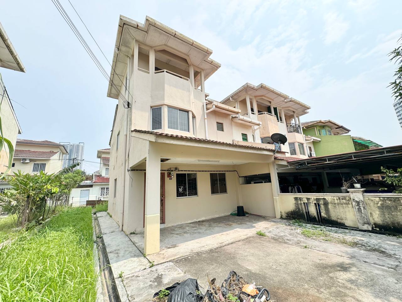 End Lot 2 And Half Storey Taman Kota Perdana - photo 2