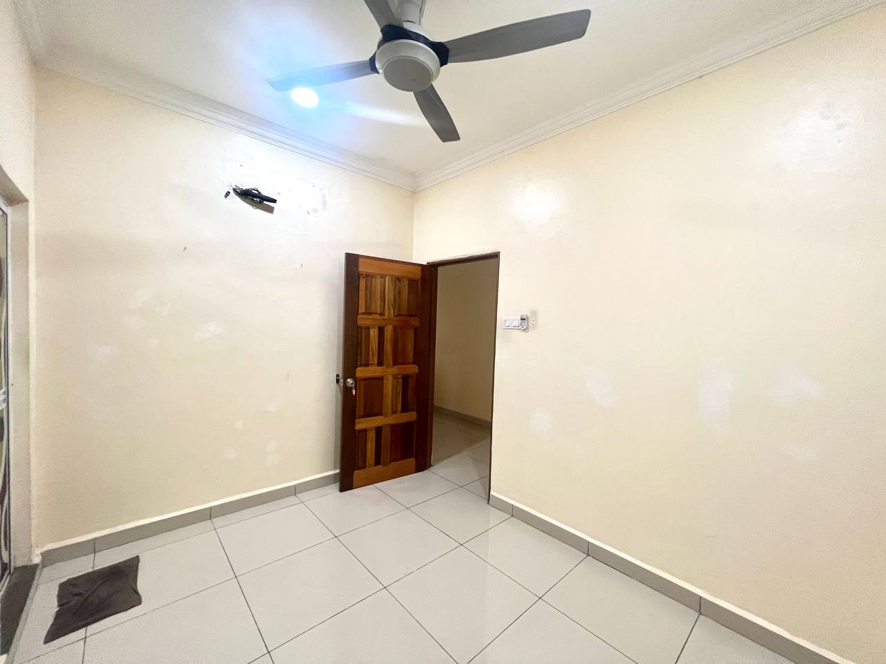 Freehold 2 Storey Hse Seksyen 3 Taman Kajang Utama - photo 10
