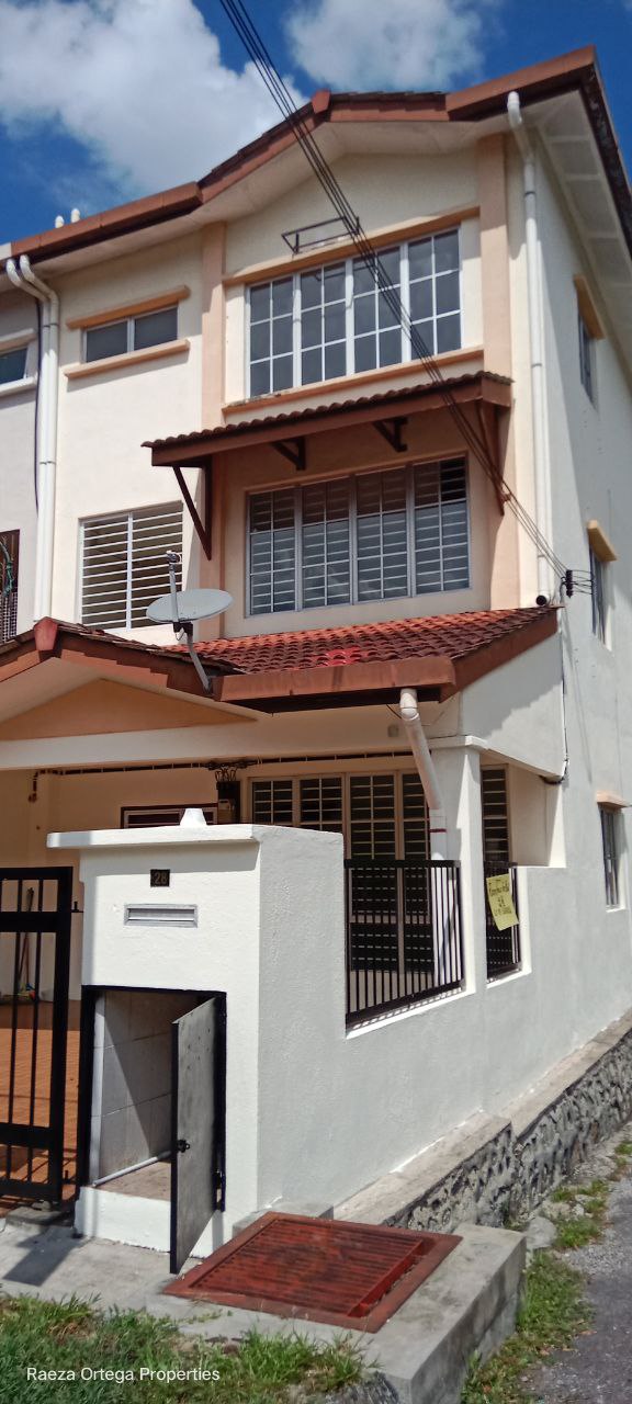 End Lot 3 Storey Teres Taman Minang Ria Cheras KL - photo 2