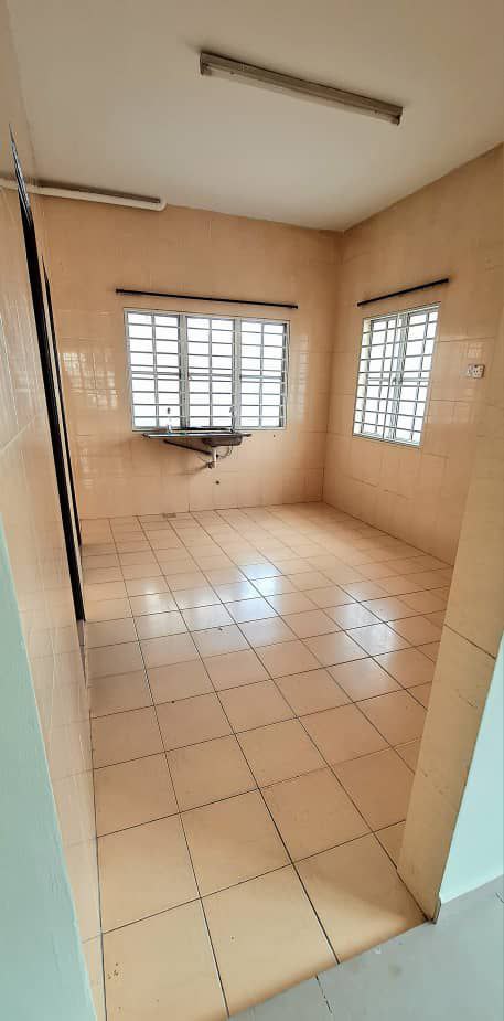 End Lot 3 Storey Teres Taman Minang Ria Cheras KL - photo 3