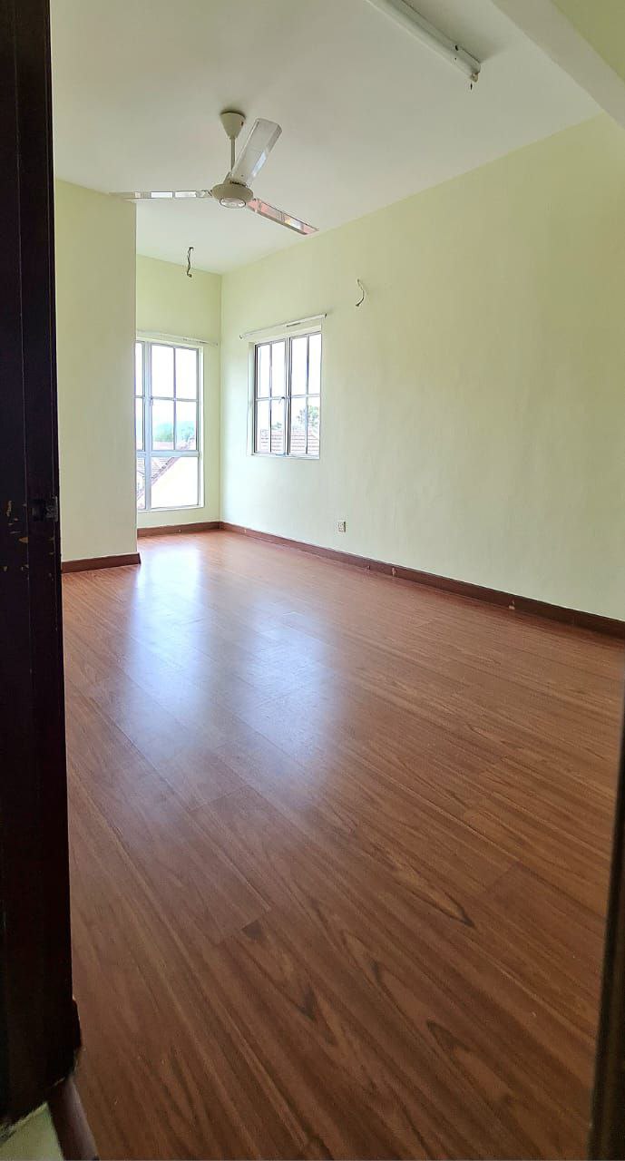 End Lot 3 Storey Teres Taman Minang Ria Cheras KL - photo 4