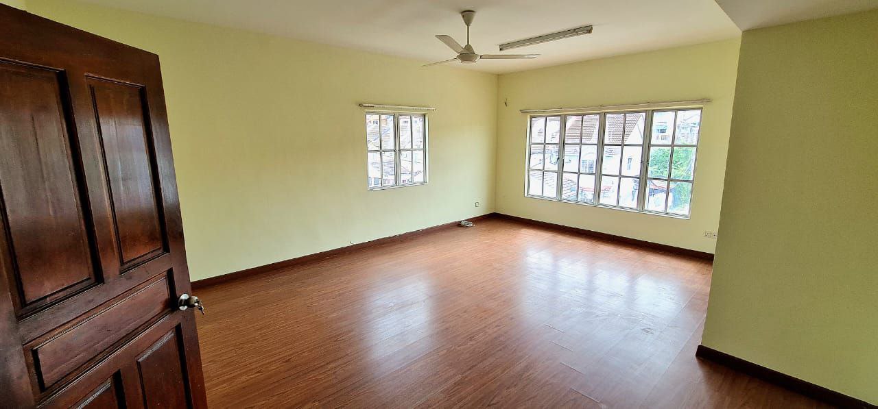 End Lot 3 Storey Teres Taman Minang Ria Cheras KL - photo 8