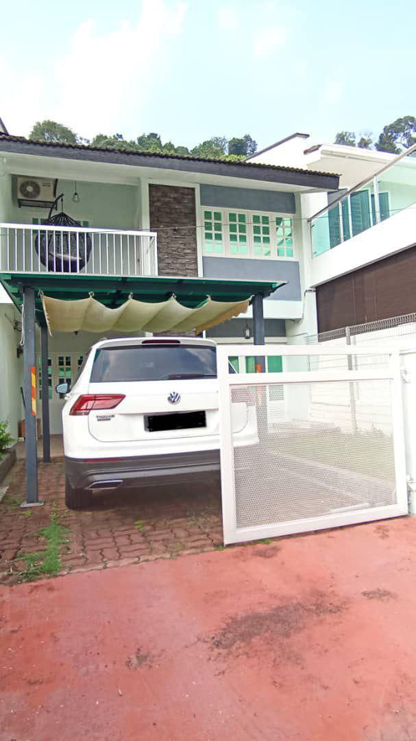 Freehold 2 Storey Te ...
