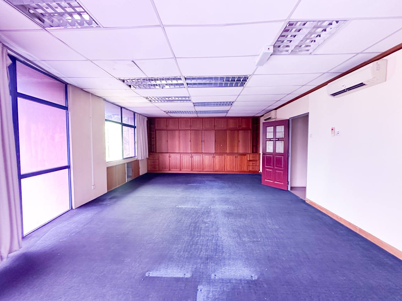 3 Storey Corner Unit Shop Lot Glenmarie Shah Alam - photo 2