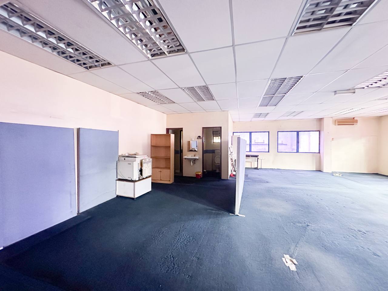 3 Storey Corner Unit Shop Lot Glenmarie Shah Alam - photo 8