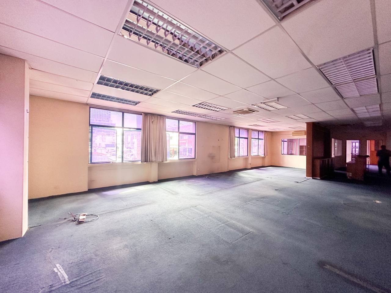 3 Storey Corner Unit Shop Lot Glenmarie Shah Alam - photo 9