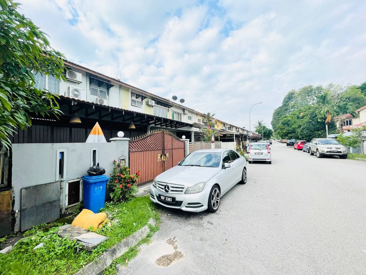 Fully Furnished 2 Storey Teres Kemuning Greenville - photo 3