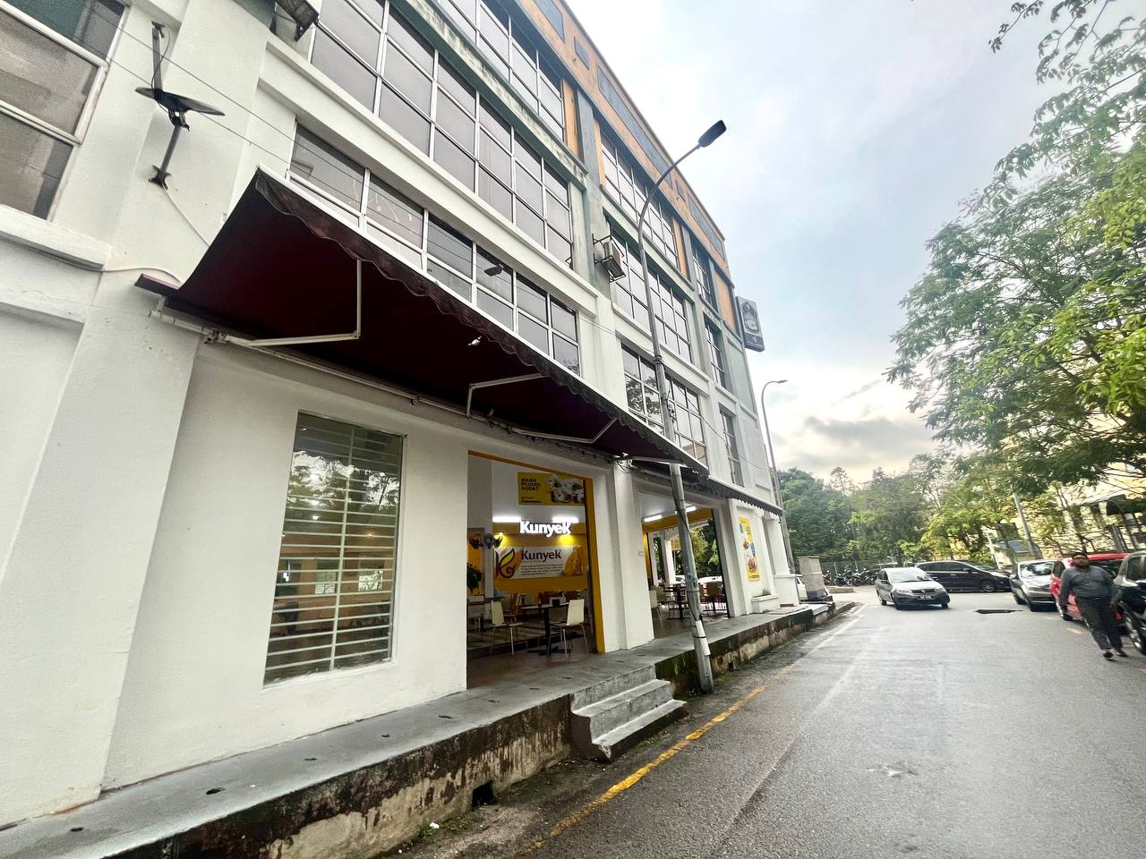 Corner Unit 4 Storey Shoplot Seksyen 9 Shah Alam - photo 9