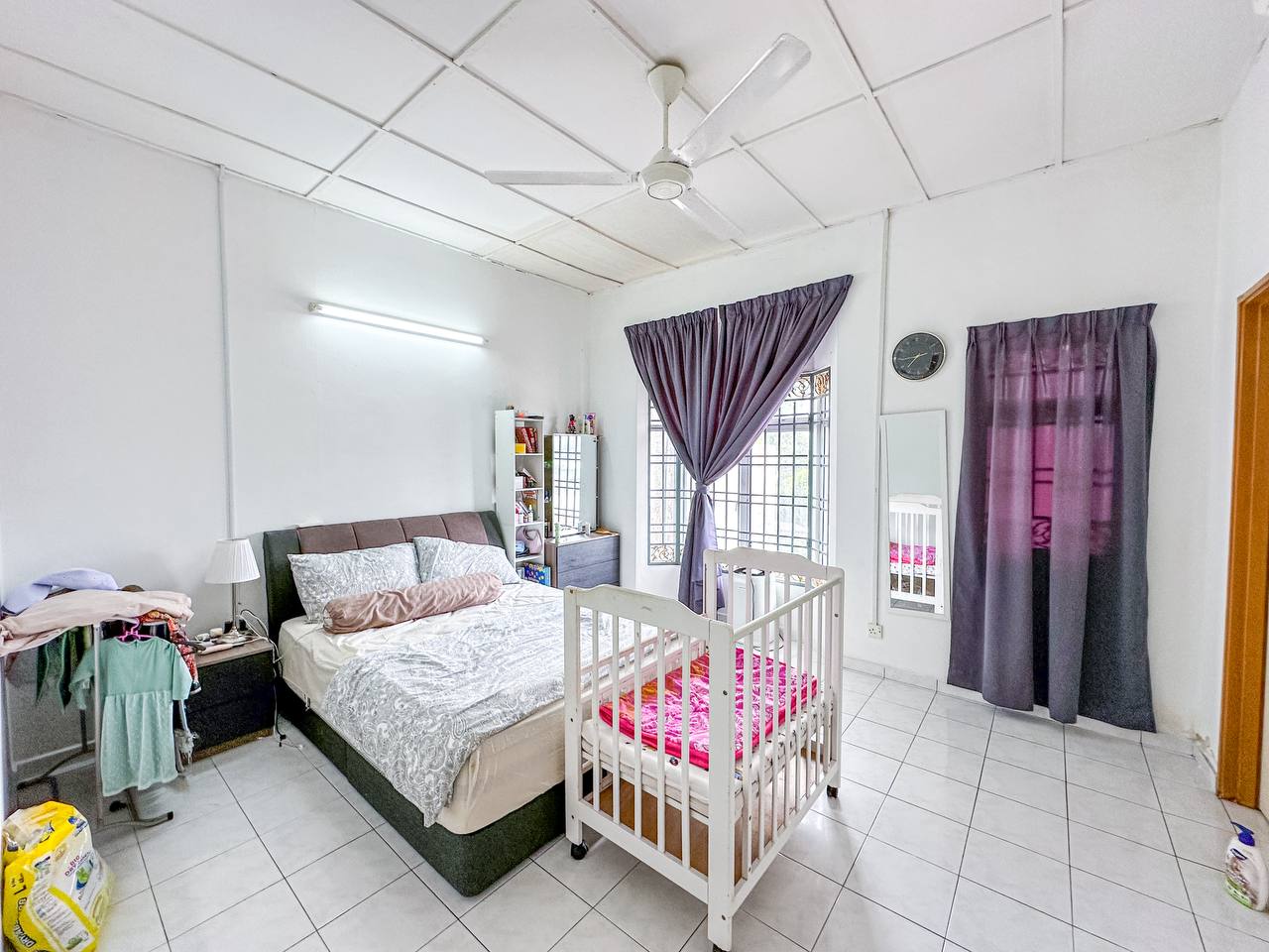 Below Market 2 Storey Mahkota Cheras Seksyen 3 - photo 12