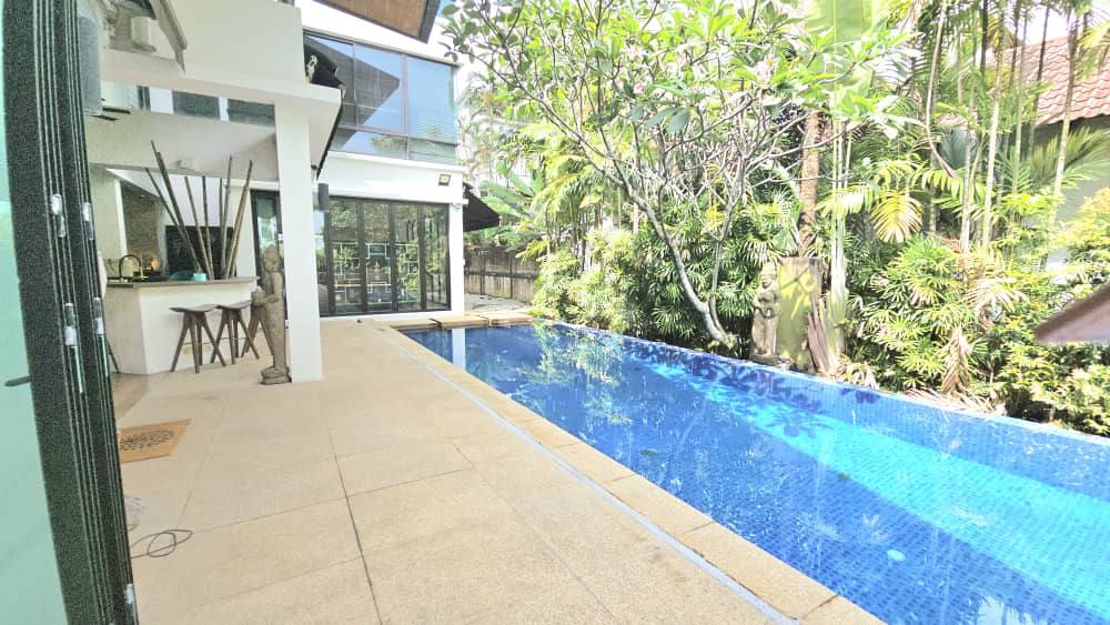 Nicely Built Resort Concept Bungalow Sri Kembangan - photo 8