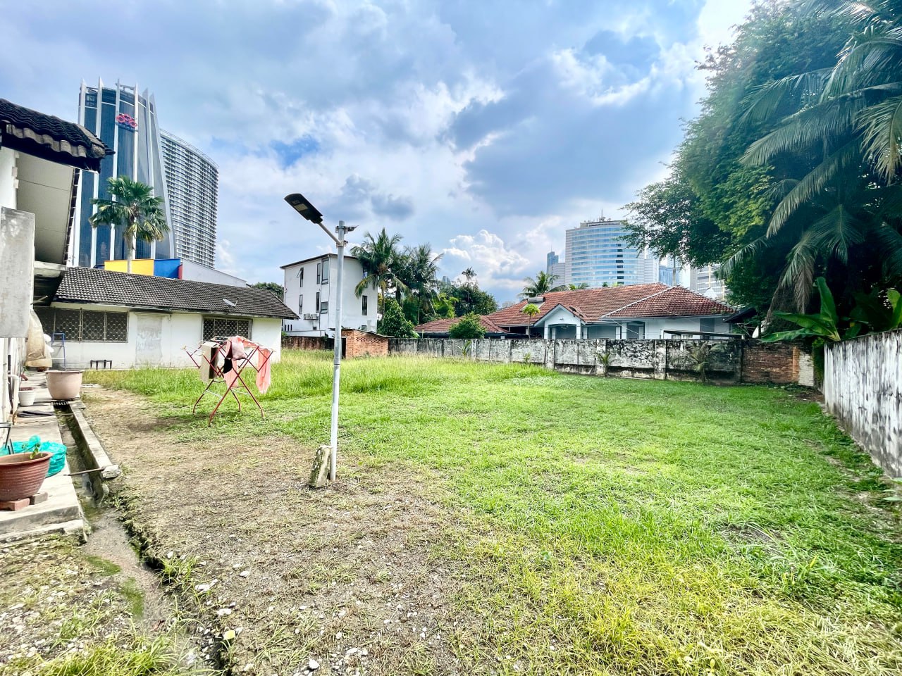 Bungalow Land Lorong Gurney Off Jalan Semarak - photo 3