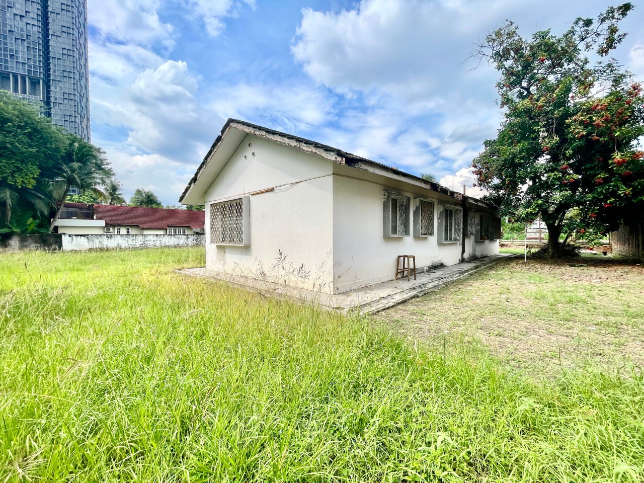 Bungalow Land Lorong Gurney Off Jalan Semarak - photo 4