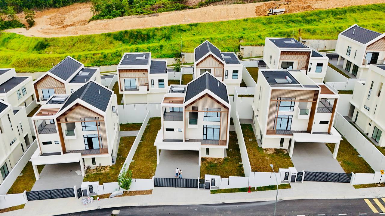 Luxury Bungalow At Twin Palms Kajang - photo 2