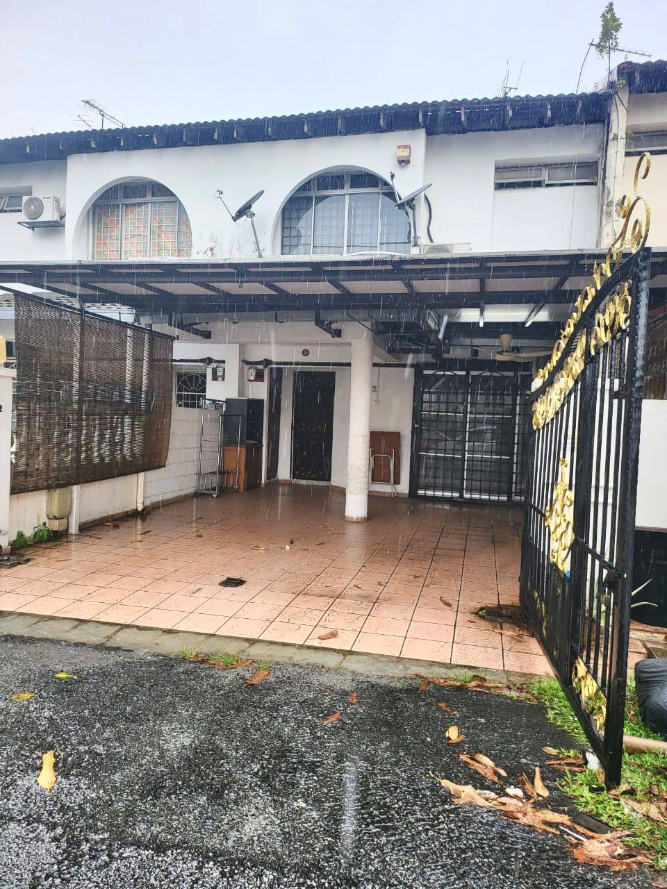 Gated Guarded 2 Sty House Non Bumi Ampang For Sale - photo 2