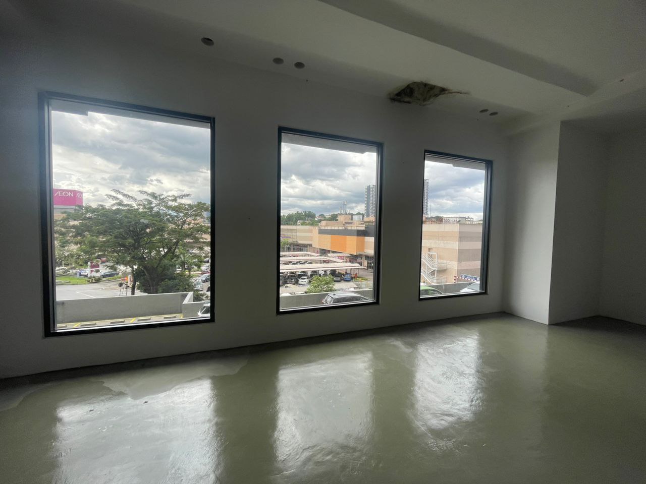 1 And Half Sty Retail Shop Seri Kembangan - photo 2